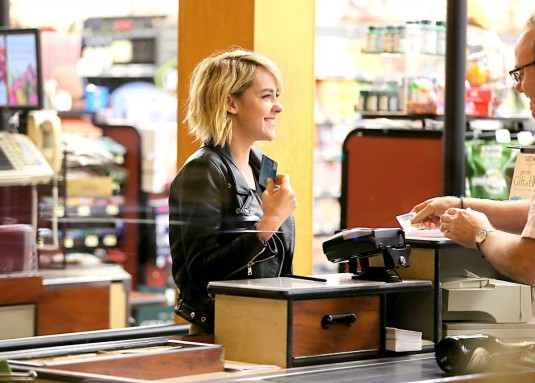JENA MALONE Shopping in Los Angeles