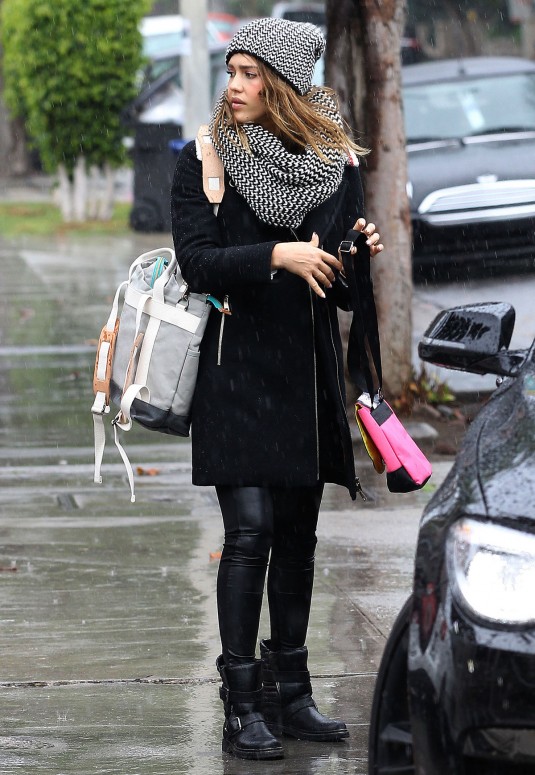 JESSICA ALBA at Le Pain Quotidien