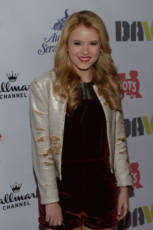 TAYLOR SPREITLER at Hollywood Christmas Parade