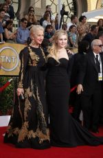 ABIGAIL BRESLIN at 2014 SAG Awards in Los Angeles