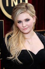 ABIGAIL BRESLIN at 2014 SAG Awards in Los Angeles