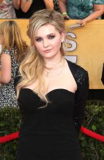 ABIGAIL BRESLIN at 2014 SAG Awards in Los Angeles