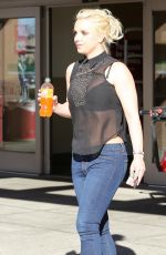 BRITNEY SPEARS Out and About in Calabasas