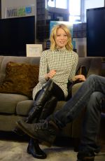 ELIZABETH BANKS at Wii Fit U Bring Fun and Fitness to Nintendo Chalet