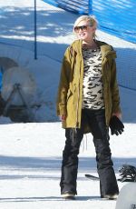 GWEN STEFANI Out and Abouth in Mammoth Lake