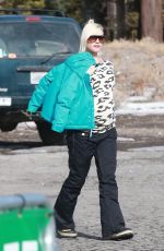 GWEN STEFANI Out and Abouth in Mammoth Lake