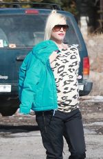 GWEN STEFANI Out and Abouth in Mammoth Lake
