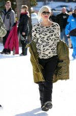 GWEN STEFANI Out and Abouth in Mammoth Lake