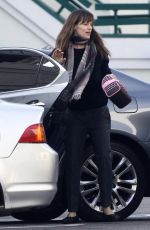 JENNIFER GARNER Out and About in Los Angeles