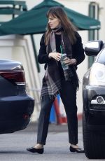 JENNIFER GARNER Out and About in Los Angeles