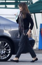 JENNIFER GARNER Out and About in Los Angeles