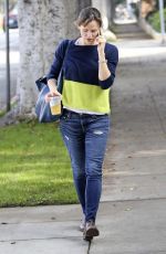 JENNIFER GARNER Out in Los Angeles