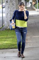 JENNIFER GARNER Out in Los Angeles