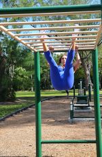 JENNIFER NICOLE LEE Working Out at South Beach Outdoor Gym