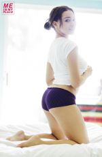 JESSICA PARKER KENNEDY - Me in My Place