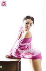 JESSICA PARKER KENNEDY - Me in My Place