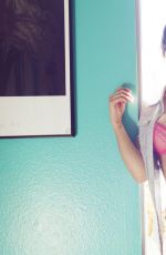 JESSICA PARKER KENNEDY - Me in My Place