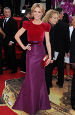 JULIE BOWEN at 71st Annual Golden Globe Awards