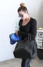 KHLOE KARDASHIAN in Tights Heading to a Gym in Beverly Hills