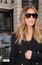 KIM KARDASHIAN Having Lunch at the George Bar in London