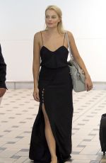 MARGOT ROBBIE at Brisbane International Airport