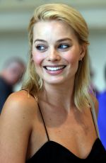 MARGOT ROBBIE at Brisbane International Airport