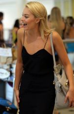 MARGOT ROBBIE at Brisbane International Airport