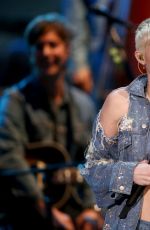 MILEY CYRUS Perofrms at MTV Unplugged in Hollywood