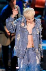 MILEY CYRUS Perofrms at MTV Unplugged in Hollywood