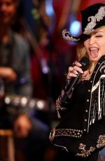 MILEY CYRUS Perofrms at MTV Unplugged in Hollywood