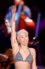 MILEY CYRUS Perofrms at MTV Unplugged in Hollywood