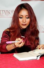NICOLE SNOOKI POLIZZI Signing Copies of Her New Book in New Jersey