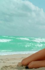 NINA AGDAL - Cerveza Cristal Comercial