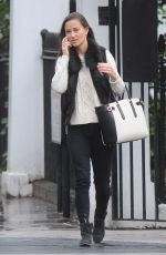 PIPPA MIDDLETON Out and About in Chelsea