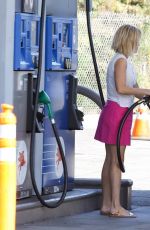 REESE WITHERSPOON at a Gas Station in Brentwood