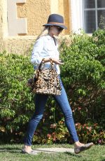 ROSIE HUNTINGTON-WHITELEY Leaves a Friend