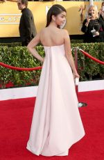 SARAH HYLAND at 2014 SAG Awards in Los Angeles
