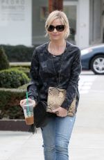 SARAH MICHELLE GELLAR Arrives at Andy Lecompte Salon in West Hollywood
