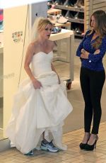 SOFIA VERGARA and JULIE BOWEN on the Set of Modern Family