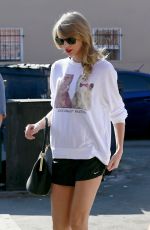 TALOR SWIFT in Shorts Arrives at a Dance Studio