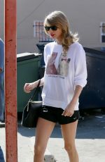 TALOR SWIFT in Shorts Arrives at a Dance Studio