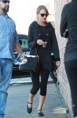 TAYLOR SWIFT Arrives at a Dance Studio in Los Angeles