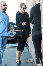 TAYLOR SWIFT Arrives at a Dance Studio in Los Angeles