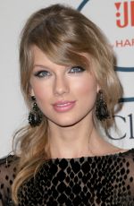 TAYLOR SWIFT at 2014 Pre-Grammy Gala in Beverly Hills