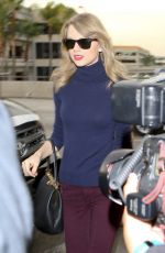 TAYLOR SWIFT at LAX Airport