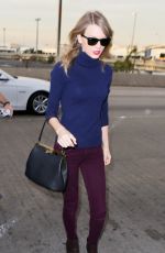 TAYLOR SWIFT at LAX Airport