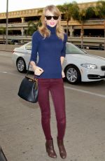 TAYLOR SWIFT at LAX Airport
