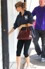 TAYLOR SWIFT in Tight Leggings Arrives at a Gym in Los Angeles