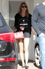 TAYLOR SWIFT in Tight Shorts Leaves a Gym in Los Angeles