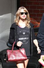 TAYLOR SWIFT in Tight Shorts Leaves a Gym in Los Angeles
